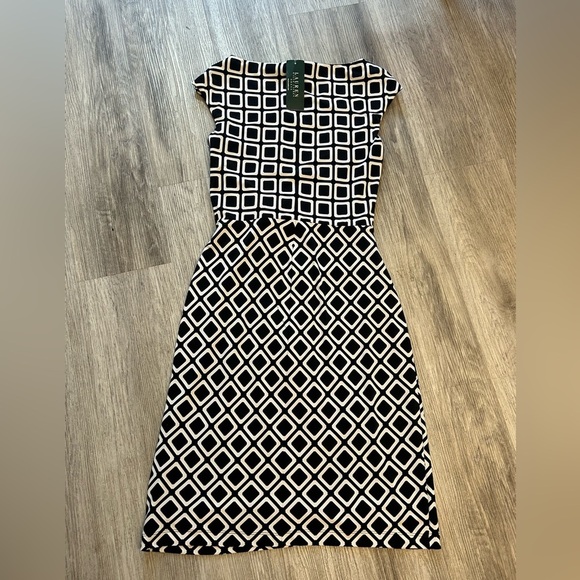 NWT Ralph Lauren Sleeveless Dress in Black and White Pattern. Twist Waist - Picture 4 of 11